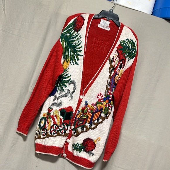 Vintage Christmas Collection 1992 cardigan. Size S
Button front / Box 6-61 - Picture 2 of 9